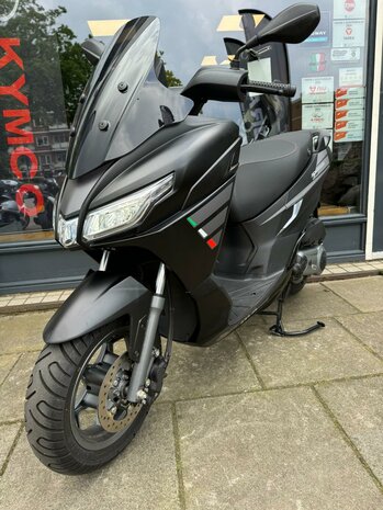 Aprilia Bromscooter SXR 50 Nieuwstaat!!