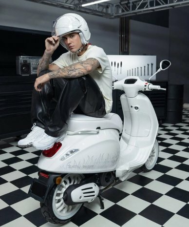  Vespa Sprint S X Justin Bieber 45KMH