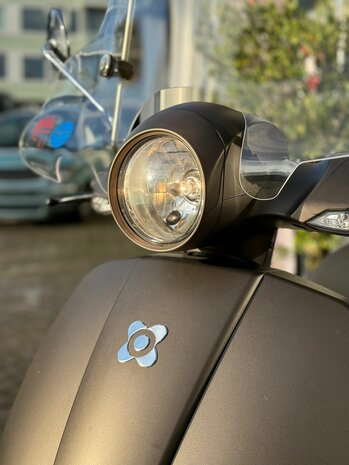 AGM Bromscooter Supreme E4 - Titanium