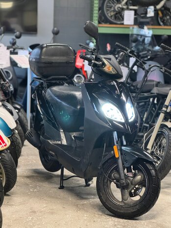 Kymco Bromscooter Agility Carry (ook geschikt als bezorgscooter)