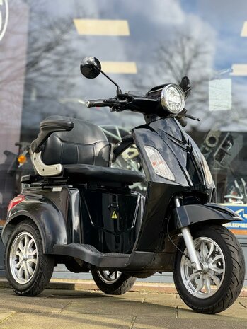 BTC Tres scootmobiel Glossy Black met nieuw accupakket