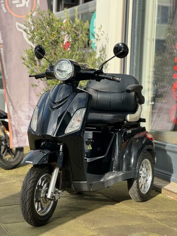 BTC Tres scootmobiel Glossy Black met nieuw accupakket