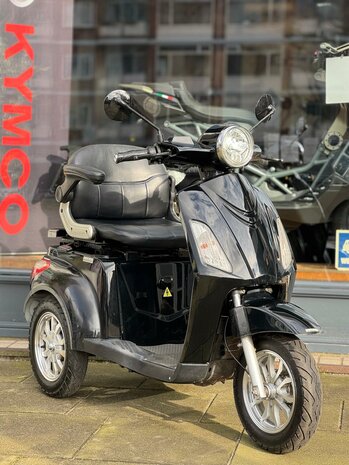 BTC Tres scootmobiel Glossy Black met nieuw accupakket